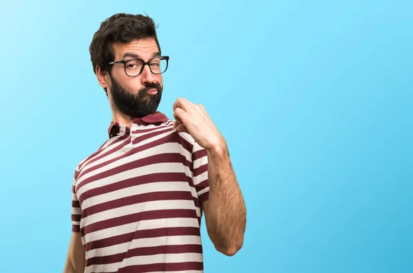 Homem Com Óculos Orgulhoso Mesmo Fundo Colorido — Fotografia de Stock