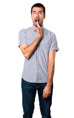 Yakışıklı adam intihar jest yapma beyaz arka plan izole