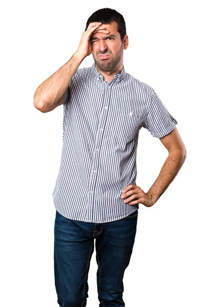 İzole beyaz arka plan üzerinde yorgun yakışıklı adam