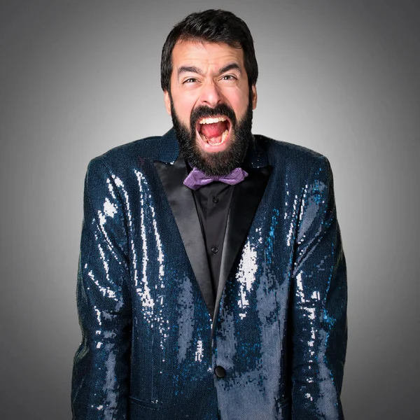 Hombre Guapo Con Chaqueta Lentejuelas Gritando Sobre Fondo Gris —  Fotos de Stock