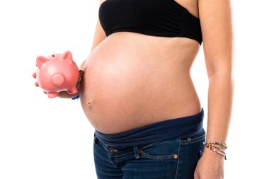 Bir servet tutan hamile kadın