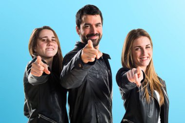 Arkadaşlar açık için işaret