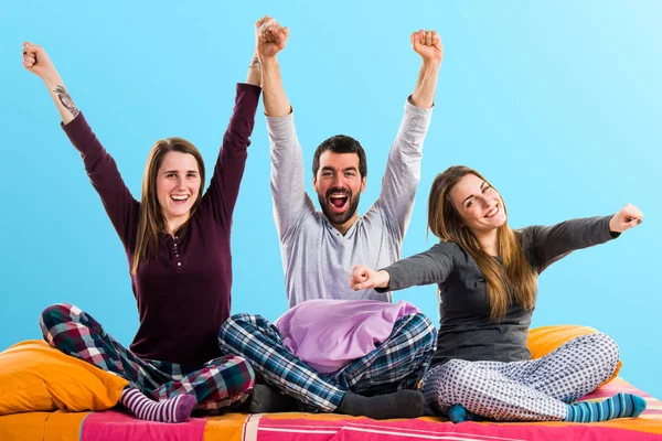 Yatakta şanslı insanlar