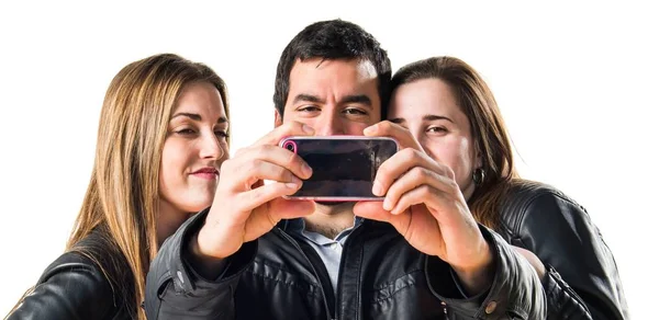 Amici Che Fanno Selfie — Foto Stock