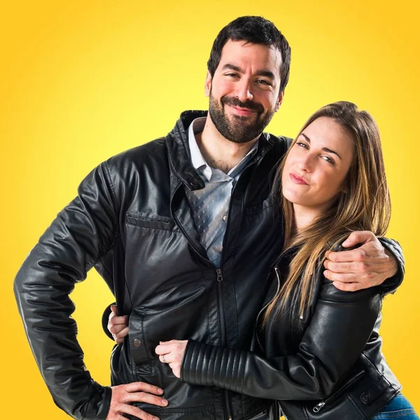 Arkadaş grubu siyah deri ceket