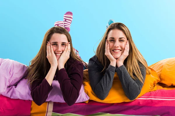 Two Sisters Posing Together — Stock Photo, Image