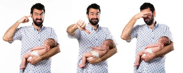 Unga Far Med Sin Nyfödda Baby Att Göra Dålig Signal — Stockfoto