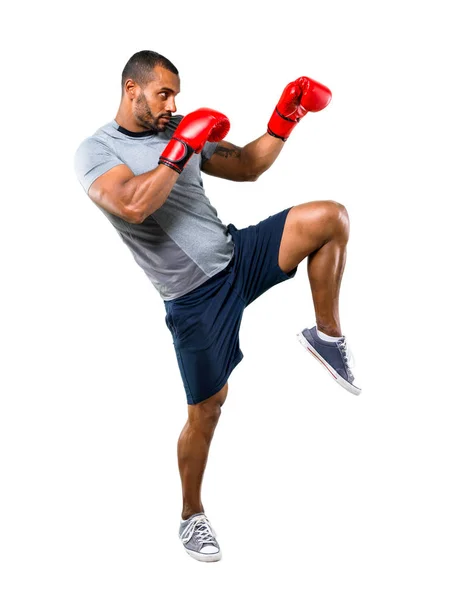 Forte Homem Esporte Com Luvas Boxe Lutando Fundo Branco Isolado — Fotografia de Stock