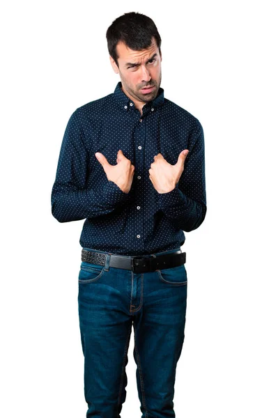 Bonito Homem Fazendo Gesto Surpresa Fundo Branco Isolado — Fotografia de Stock