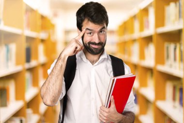 Ufuk Kitaplığı temel düşünme öğrenci adam