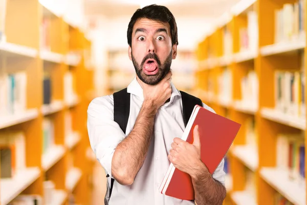 Kendini ufuk Kitaplığı'nda boğulan öğrenci adam