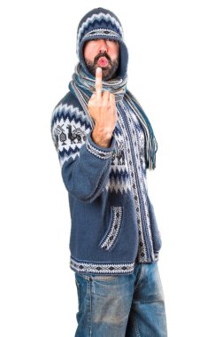Adam kış giysileri boynuz jest yapma ile