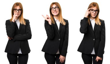 Düşünme genç iş kadını kümesi