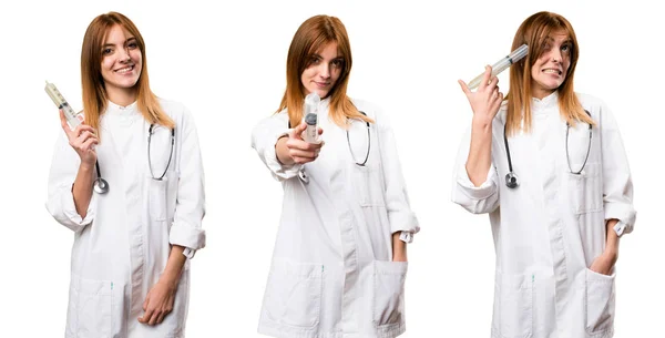 Készlet Fecskendővel Tartó Fiatal Orvos Női — Stock Fotó