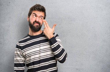 İntihar jest yapma sakallı dokulu arka plan