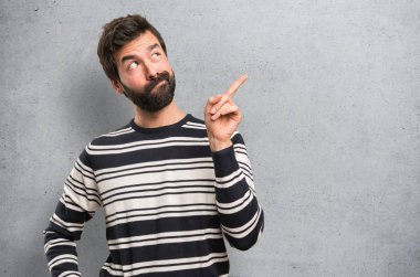 Adam dokulu arka plan sakal düşünce ile