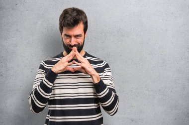 Adam dokulu arka plan sakal düşünce ile