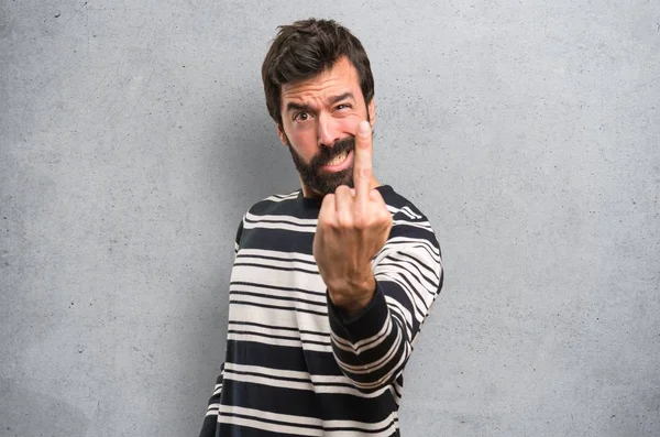 Hombre Con Barba Haciendo Gesto Cuerno Sobre Fondo Texturizado — Foto de Stock