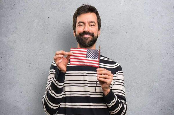 Hombre Feliz Con Barba Sosteniendo Una Bandera Americana Sobre Fondo —  Fotos de Stock
