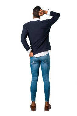 Geriye baktığımda genç Afro-Amerikan adam beyaz arka plan izole. Mimari tasarımlarında kullanım için idealdir