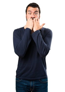 Sakallı korkmuş yakışıklı adam