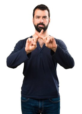 Hiçbir hareketi yapma sakallı yakışıklı adam