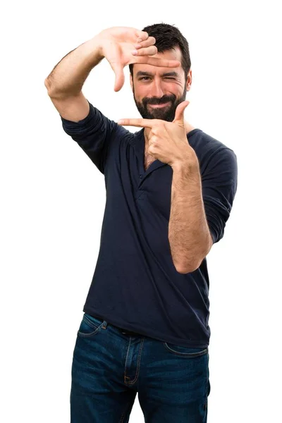 Homem Bonito Com Barba Focando Com Dedos — Fotografia de Stock