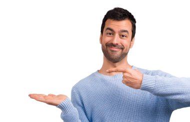 Yakışıklı adam boşaltmak hayali avuç içinde tutan