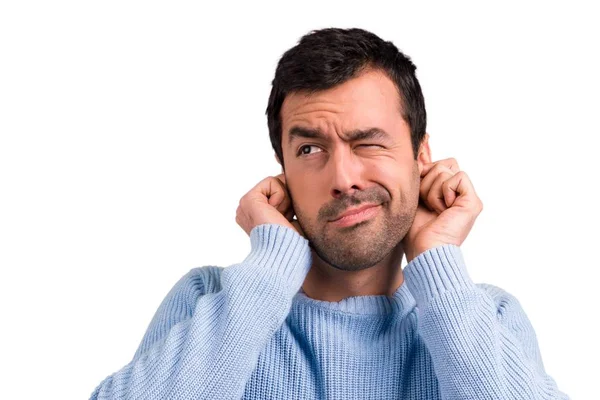 Hombre Guapo Cubriendo Ambas Orejas Con Las Manos — Foto de Stock