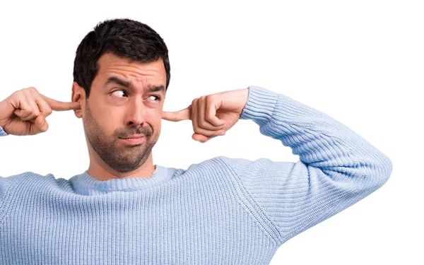 Hombre Guapo Cubriendo Ambas Orejas Con Las Manos — Foto de Stock