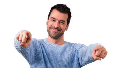 Yakışıklı adam puan parmak sana