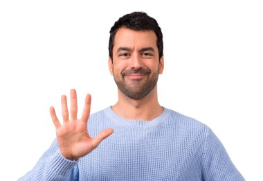 Adam mavi kazaklı beş parmak ile sayma