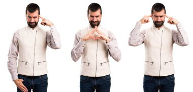 Yelek düşünce ile yakışıklı adamın ayarla