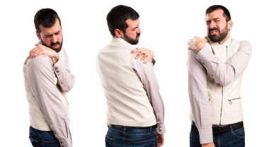 Omuz ağrısı ile yelek ile yakışıklı adamın ayarla