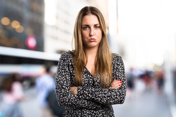 Genç ve sarışın İspanyol kadın