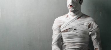 Terrorific anne dokulu duvar arka plan üzerinde. Cadılar Bayramı tatil