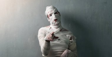 Terrorific anne dokulu duvar arka plan üzerinde. Cadılar Bayramı tatil