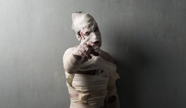 Terrorific anne dokulu duvar arka plan üzerinde. Cadılar Bayramı tatil