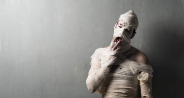 Terrorific anne dokulu duvar arka plan üzerinde. Cadılar Bayramı tatil