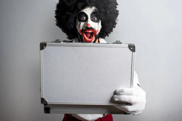 Killer Clown Mit Aktentasche Auf Strukturiertem Hintergrund — Stockfoto