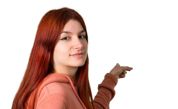 Junges Rothaariges Mädchen Mit Rosa Sweatshirt Das Mit Dem Zeigefinger — Stockfoto