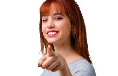 Genç Kızıl saçlı kız puan parmak sana