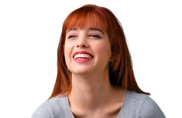 年轻的红发女孩笑 — 图库照片