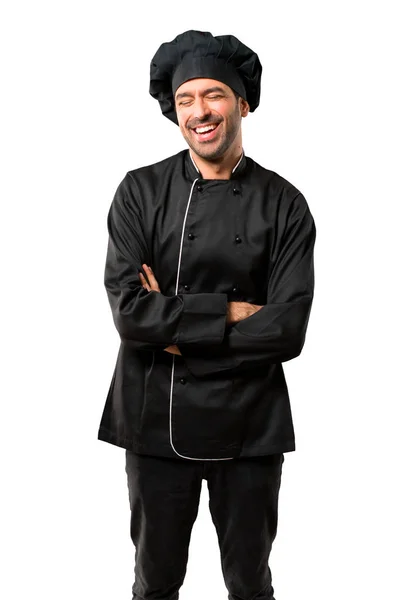 Chef Hombre Uniforme Negro Manteniendo Los Brazos Cruzados Mientras Sonríe —  Fotos de Stock