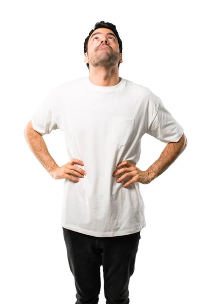 Młody Człowiek Podstawą Białą Koszulę Patrząc Białym Tle — Zdjęcie stockowe