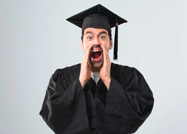 Mann Seiner Abschlussfeier Universität Schreit Mit Weit Aufgerissenem Mund Und — Stockfoto