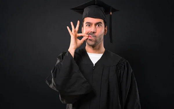 Homme Jour Remise Des Diplômes Université Montrant Signe Fermeture Bouche — Photo