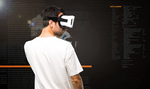 Homem Usando Óculos Dentro Modo Realidade Virtual — Fotografia de Stock