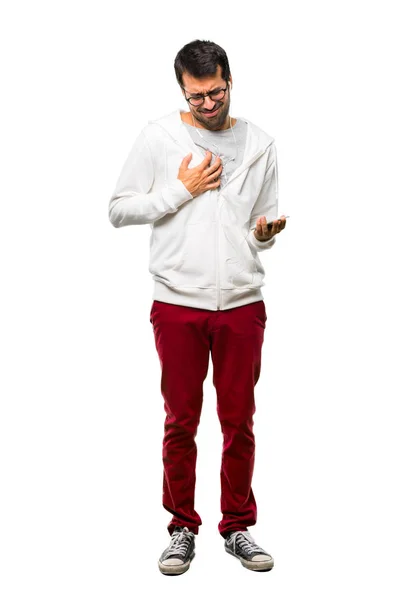 Ganzkörper Mann Mit Brille Und Musik Hörend Der Einen Schmerz — Stockfoto