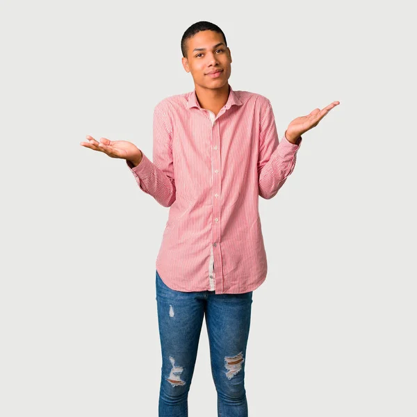 Молодой Африканский Американец Сомнениями Запутанным Выражением Лица Поднимая Руки Плечи — стоковое фото